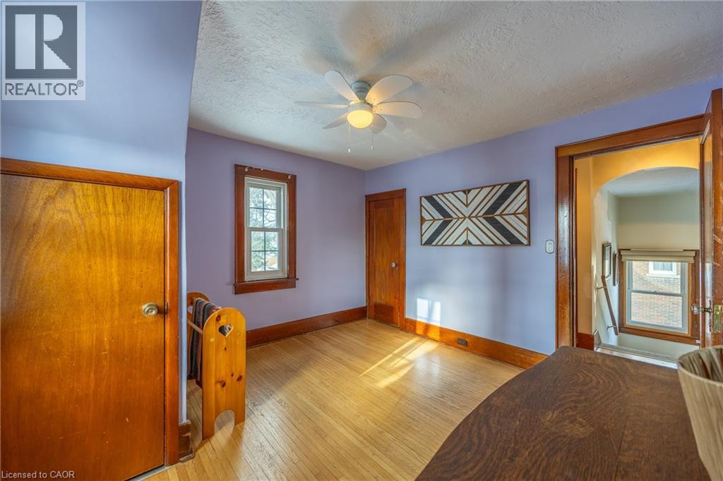 244 KENT Street S - 17