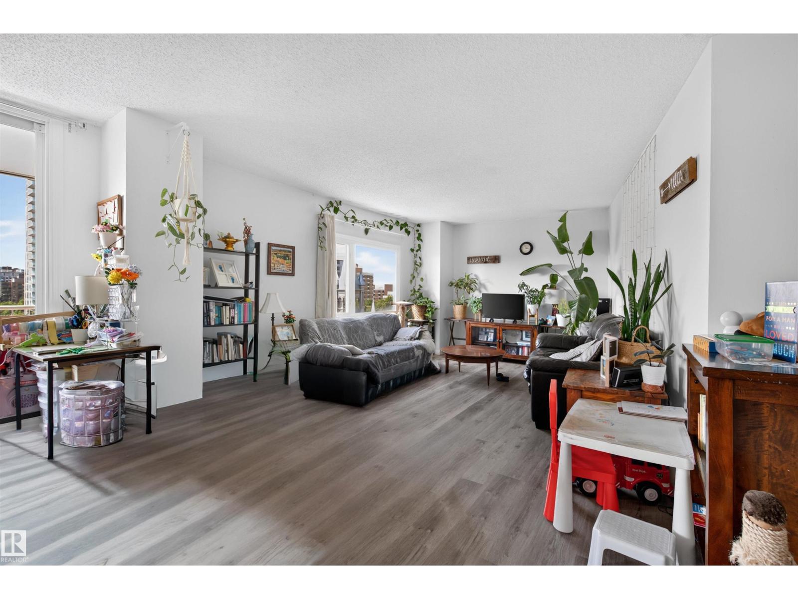 #703 9909 110 ST NW - 3
