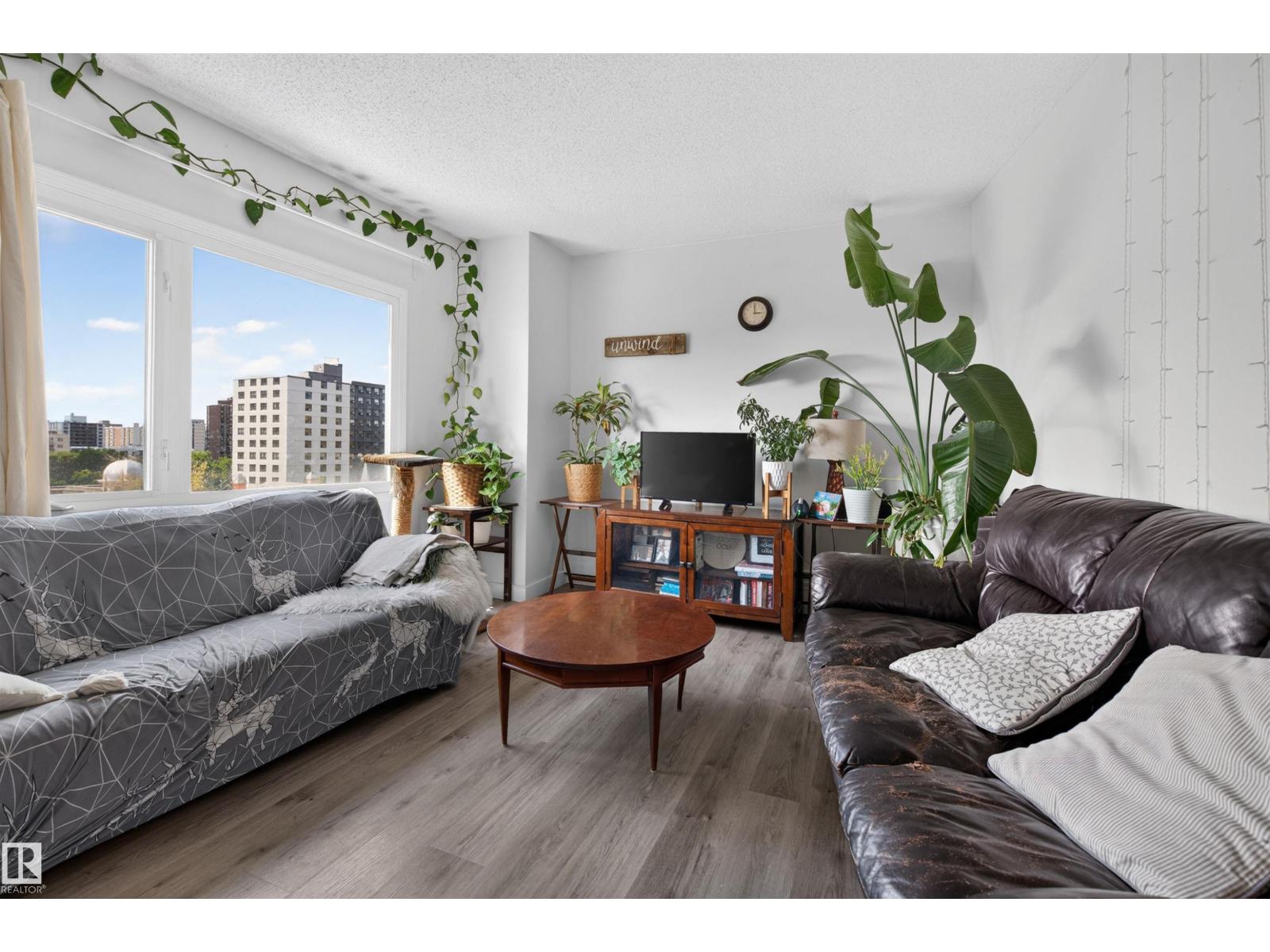 #703 9909 110 ST NW - 4