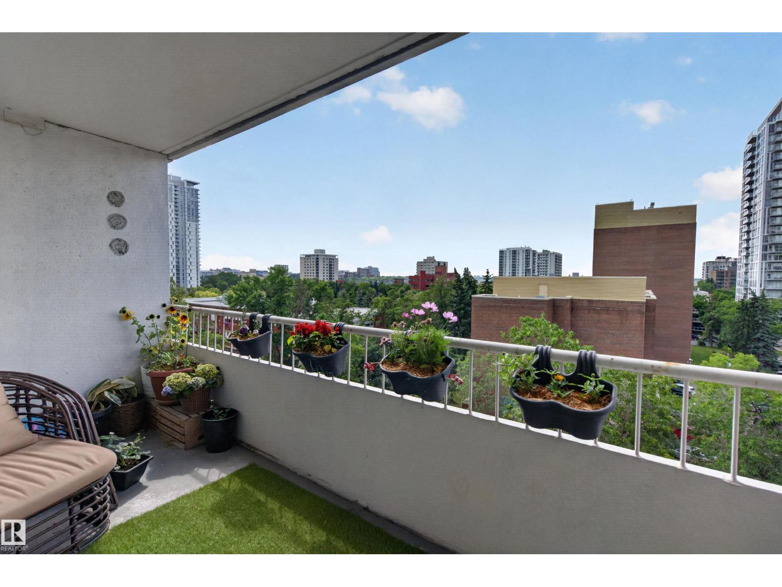 #703 9909 110 ST NW - 17