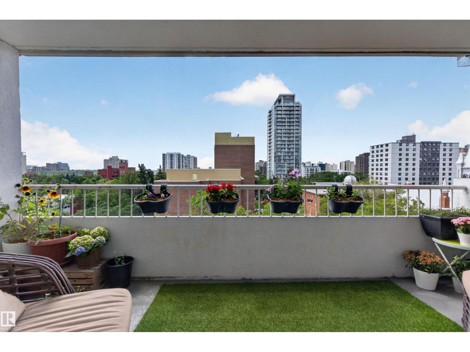 #703 9909 110 ST NW - 16