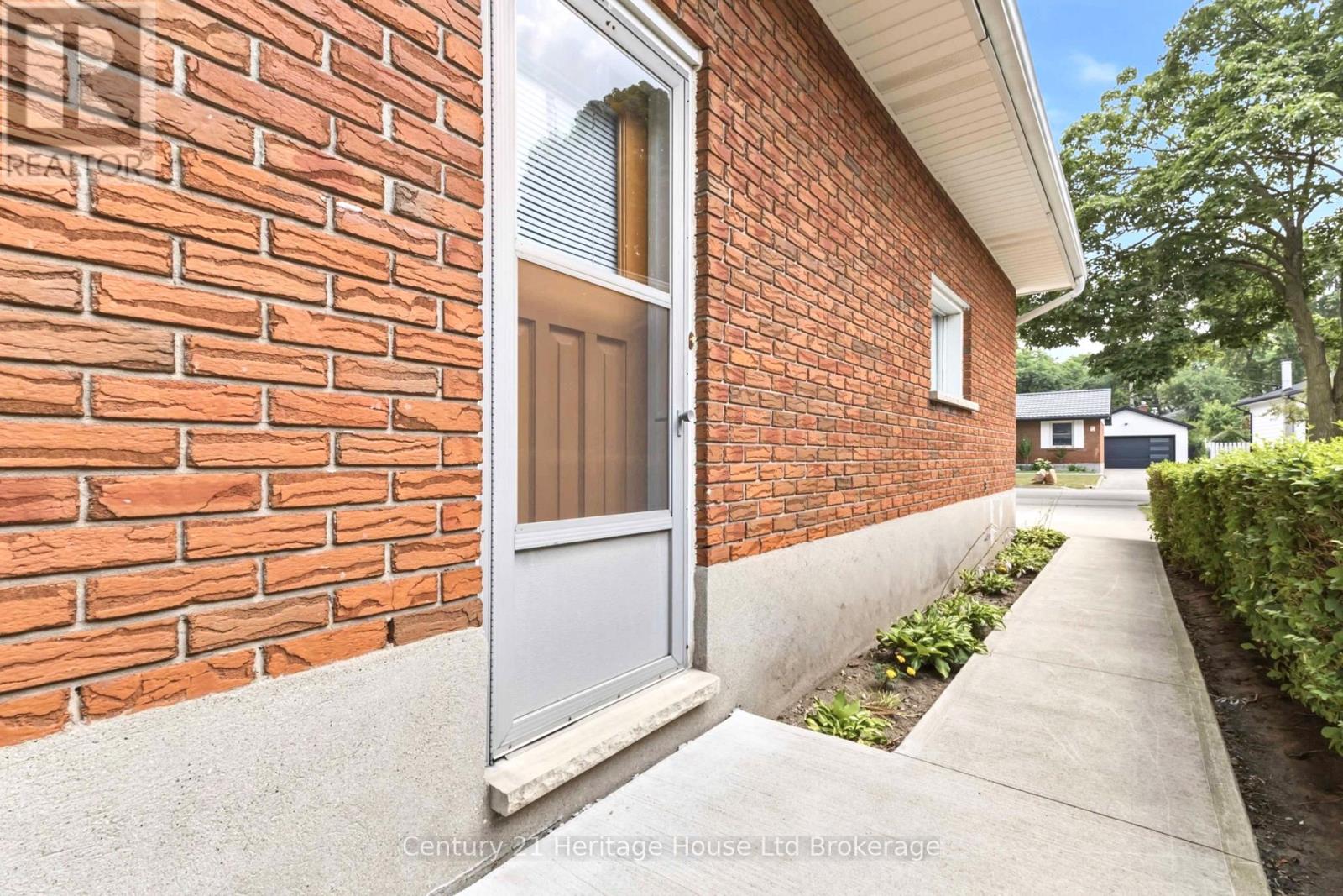26 DEVERON CRESCENT - Image 25