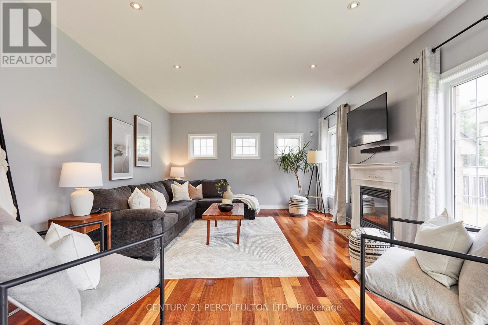 8 MACKELLER COURT - 19
