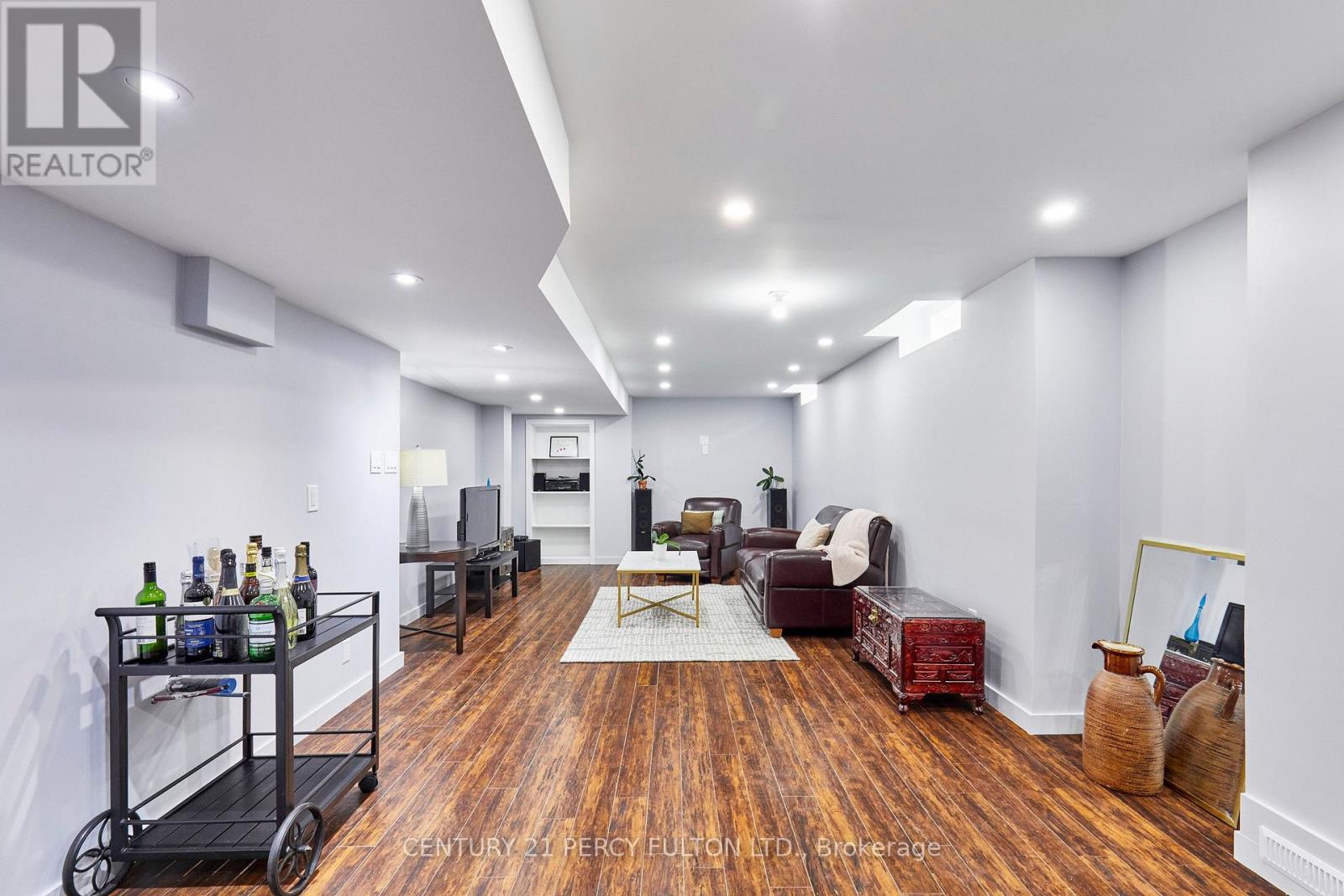8 MACKELLER COURT - 39