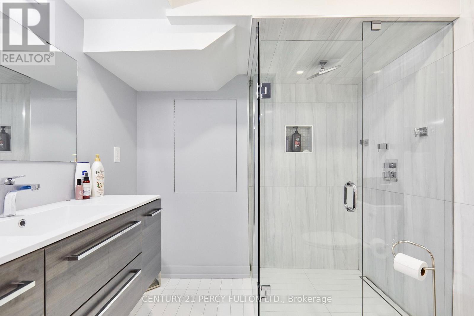 8 MACKELLER COURT - 43