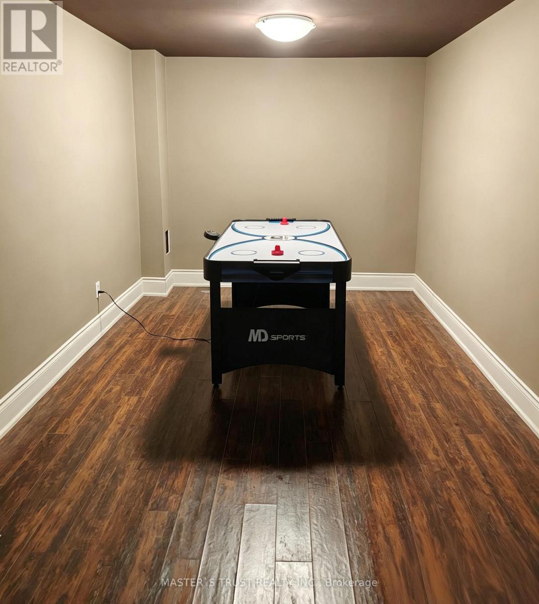 47 GLEN HILL DRIVE - 34