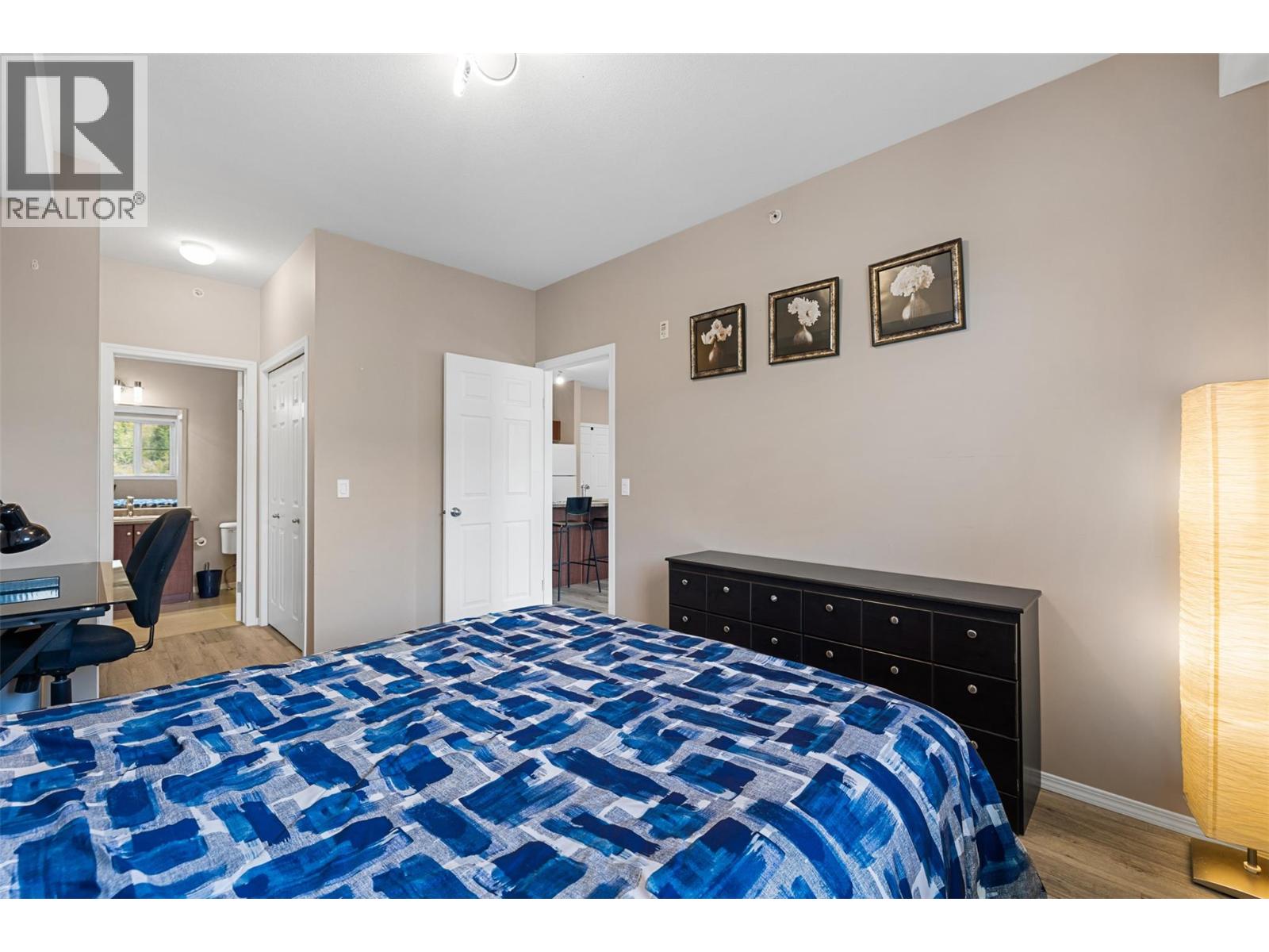 #1619 1875 Country Club Drive - 16
