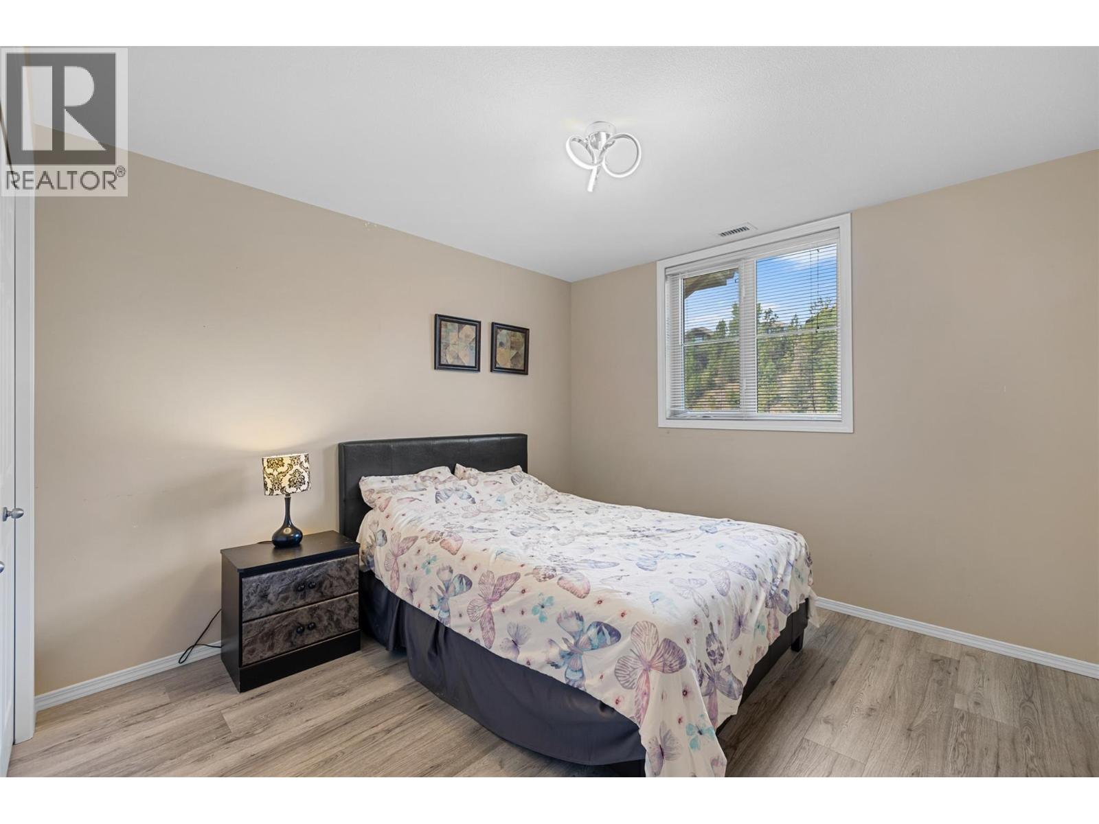 #1619 1875 Country Club Drive - 18