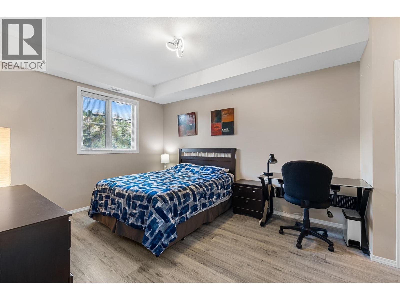#1619 1875 Country Club Drive - 15
