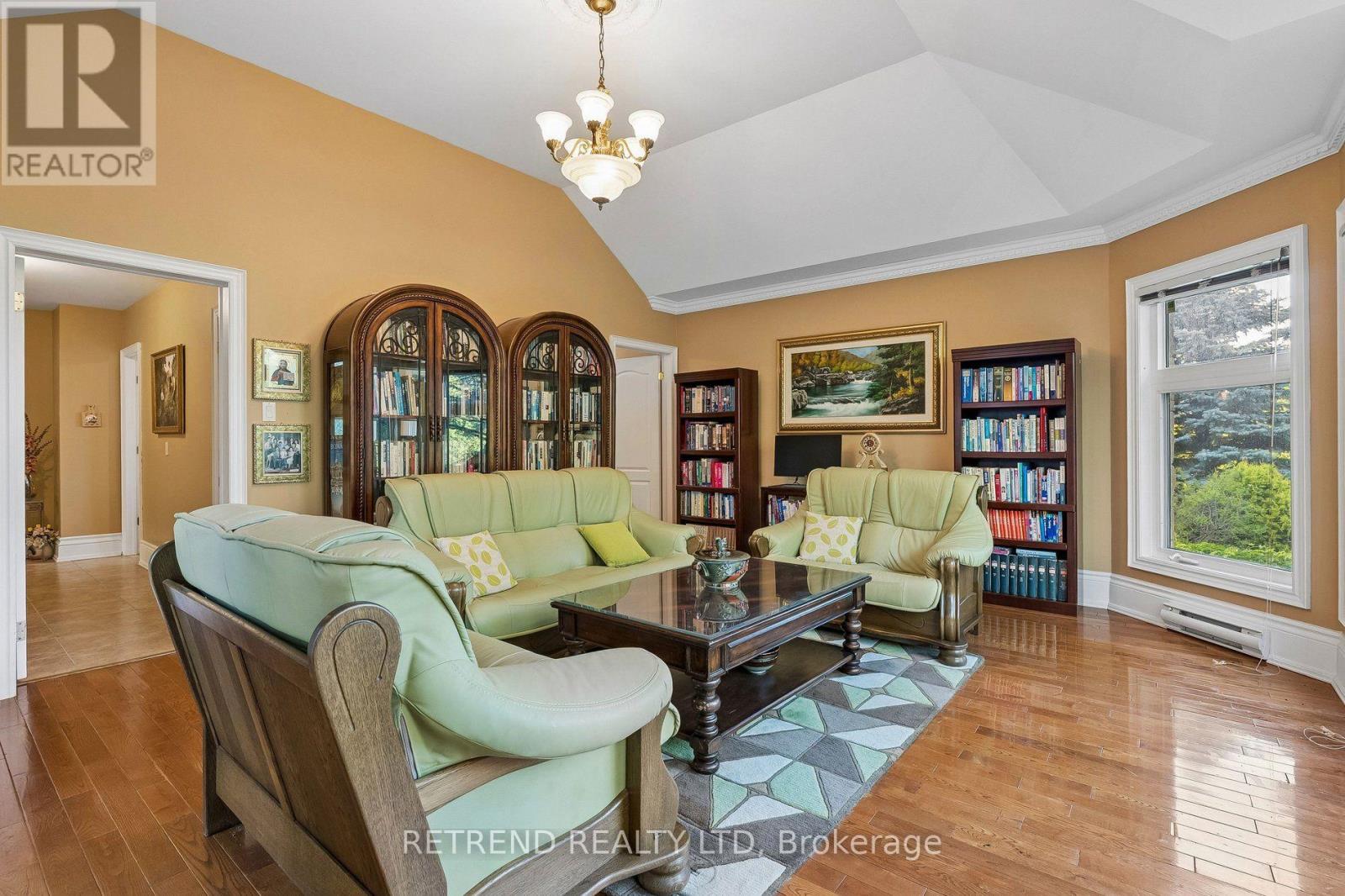 791 CLARENCE STREET - Image 20