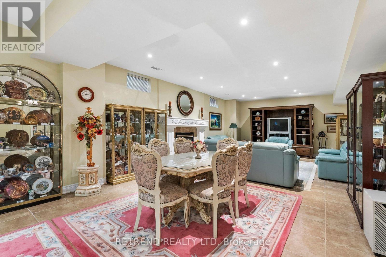 791 CLARENCE STREET - Image 36