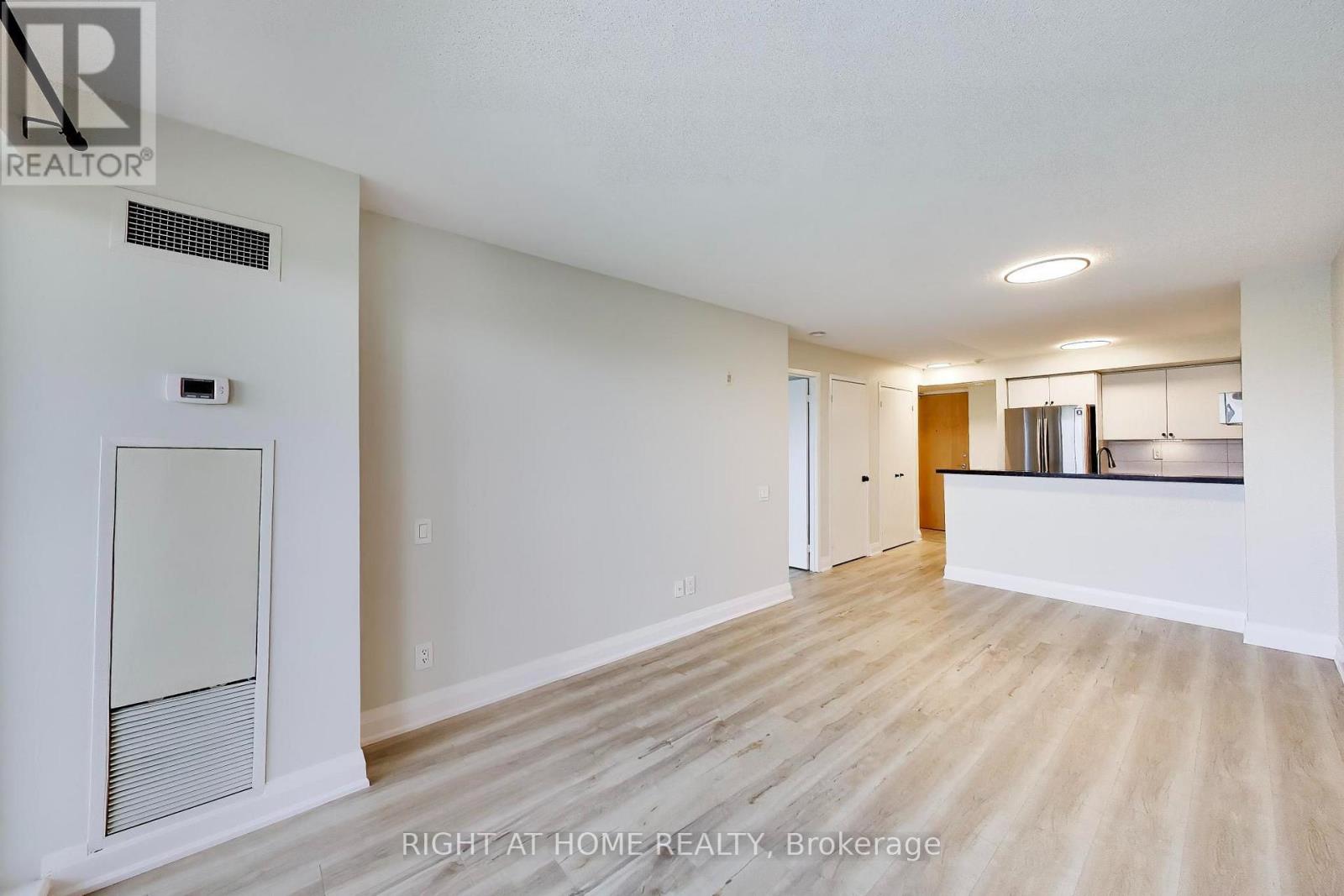 #407 1040 THE QUEENSWAY - Image 15