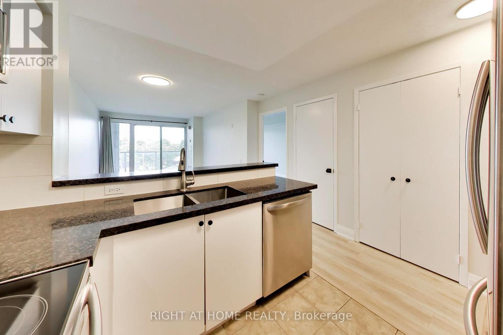 #407 1040 THE QUEENSWAY - Image 17