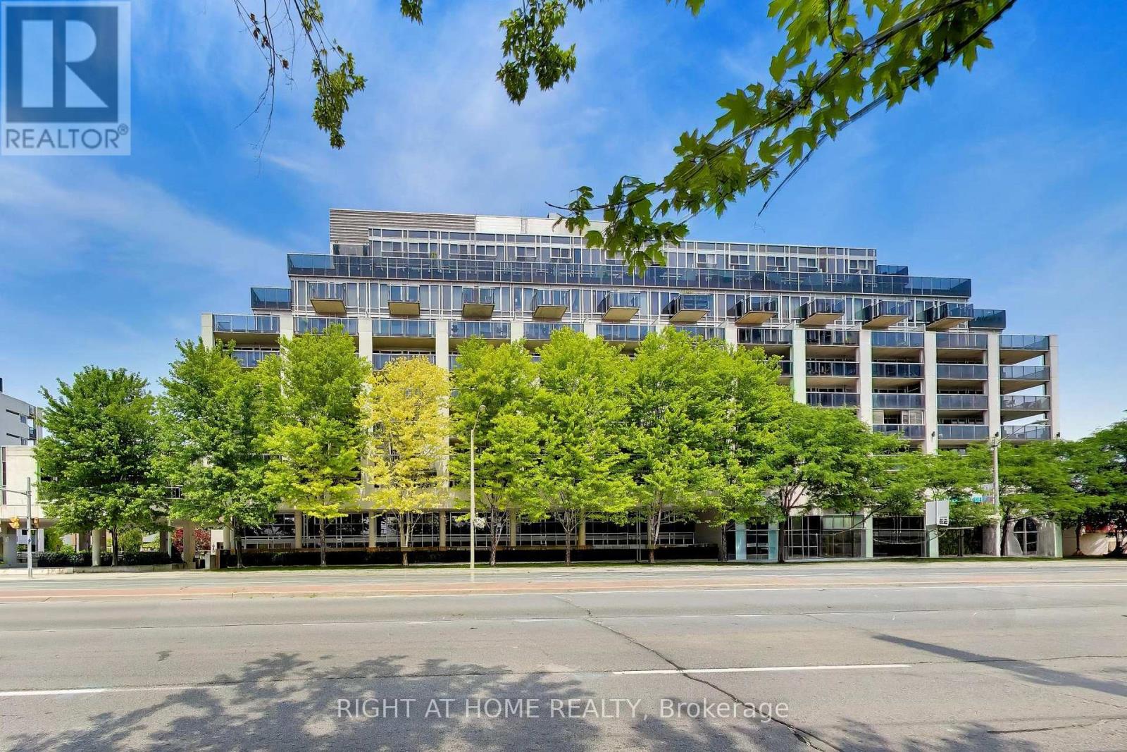 #407 1040 THE QUEENSWAY - 2