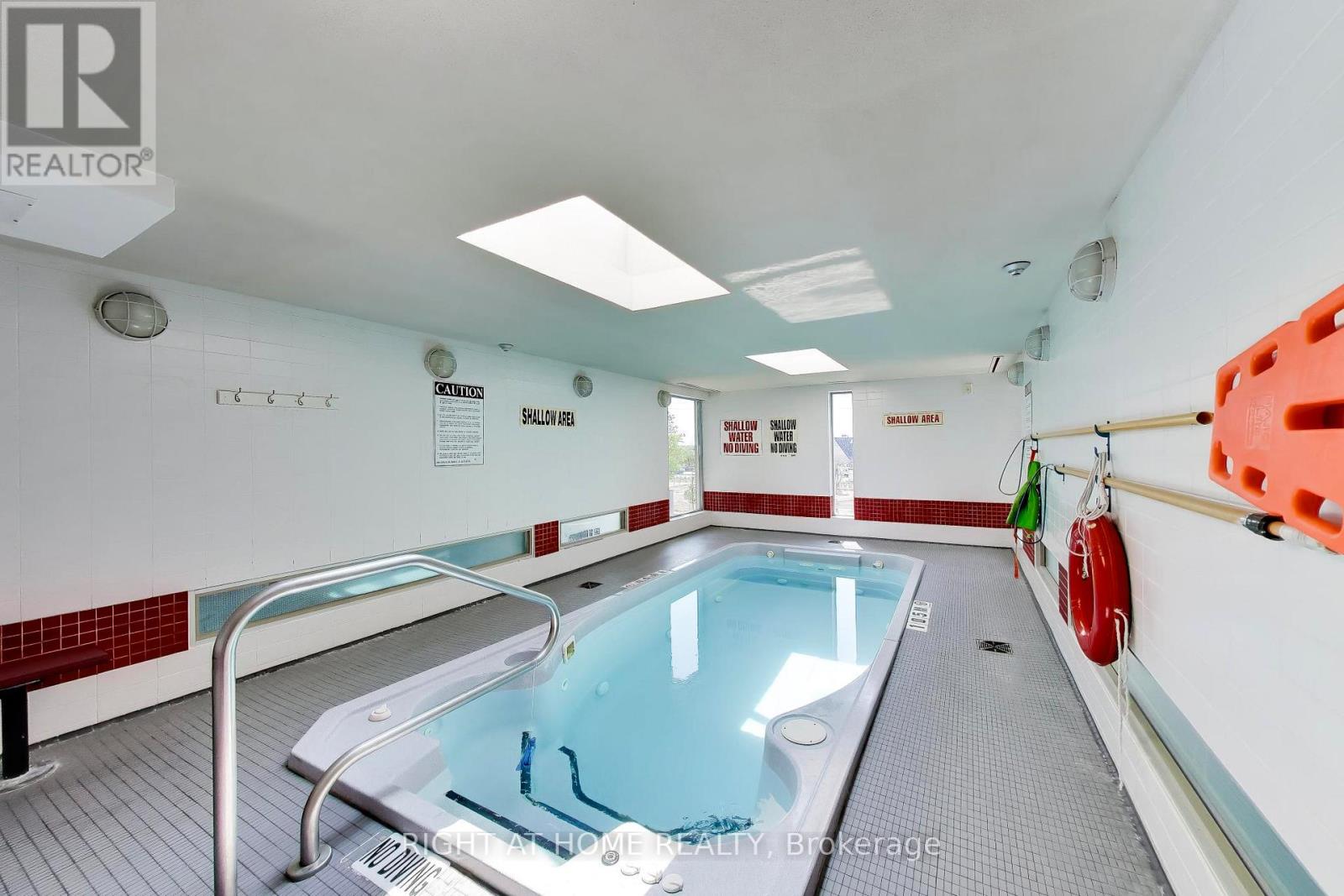 #407 1040 THE QUEENSWAY - Image 34