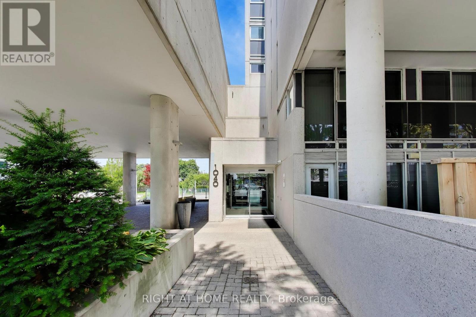 #407 1040 THE QUEENSWAY - Image 6