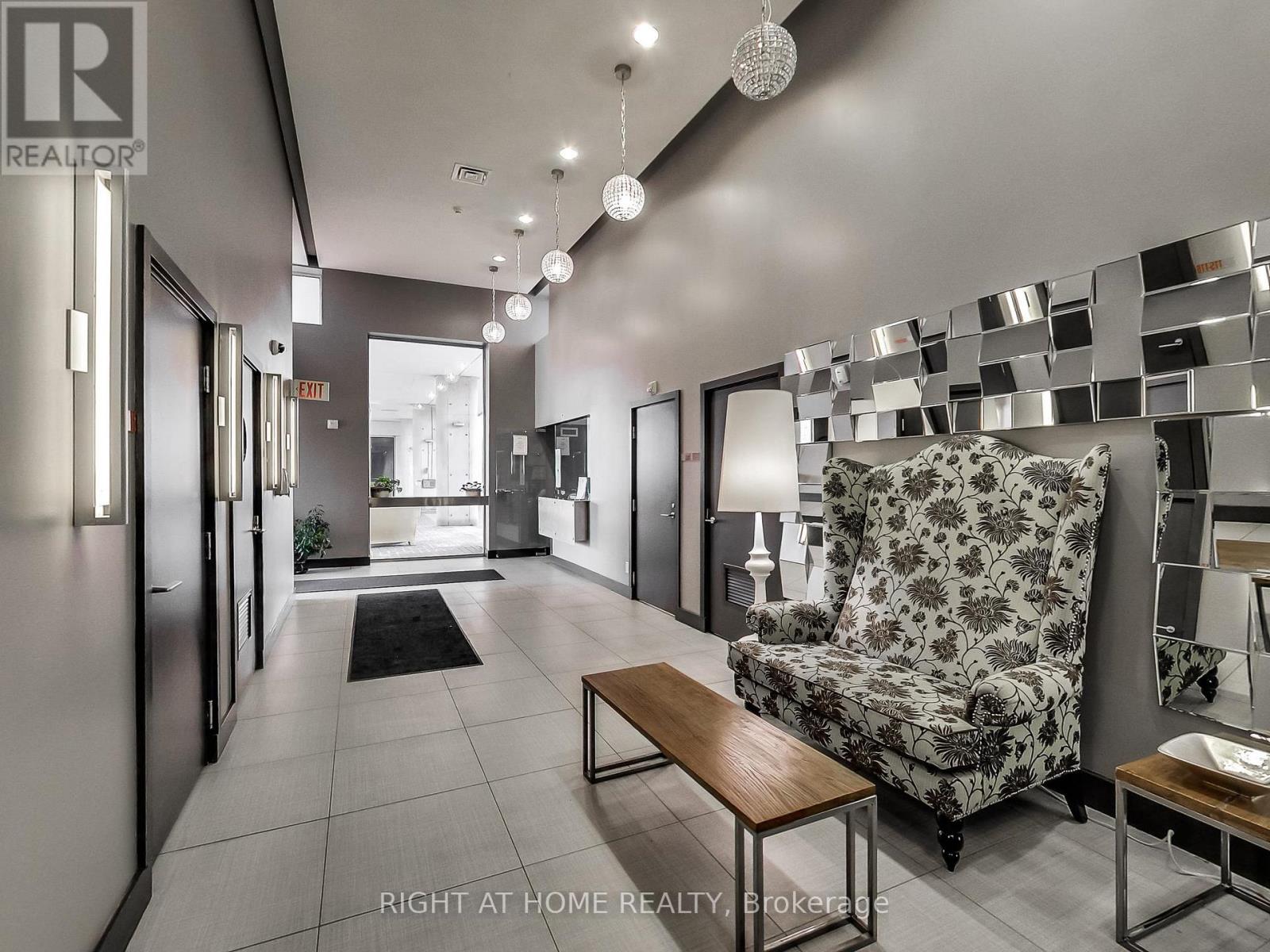 #407 1040 THE QUEENSWAY - Image 9