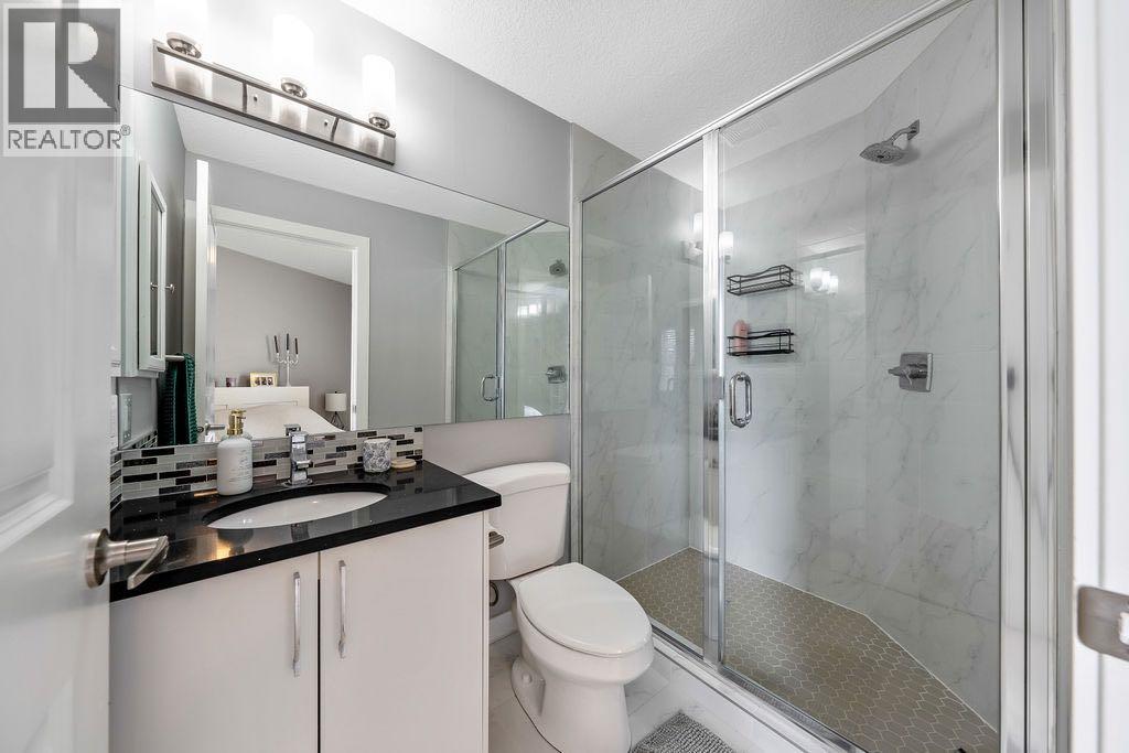 15 Woodmont Green SW - 25