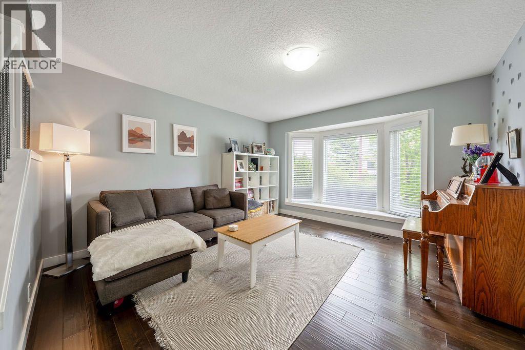 15 Woodmont Green SW - 3