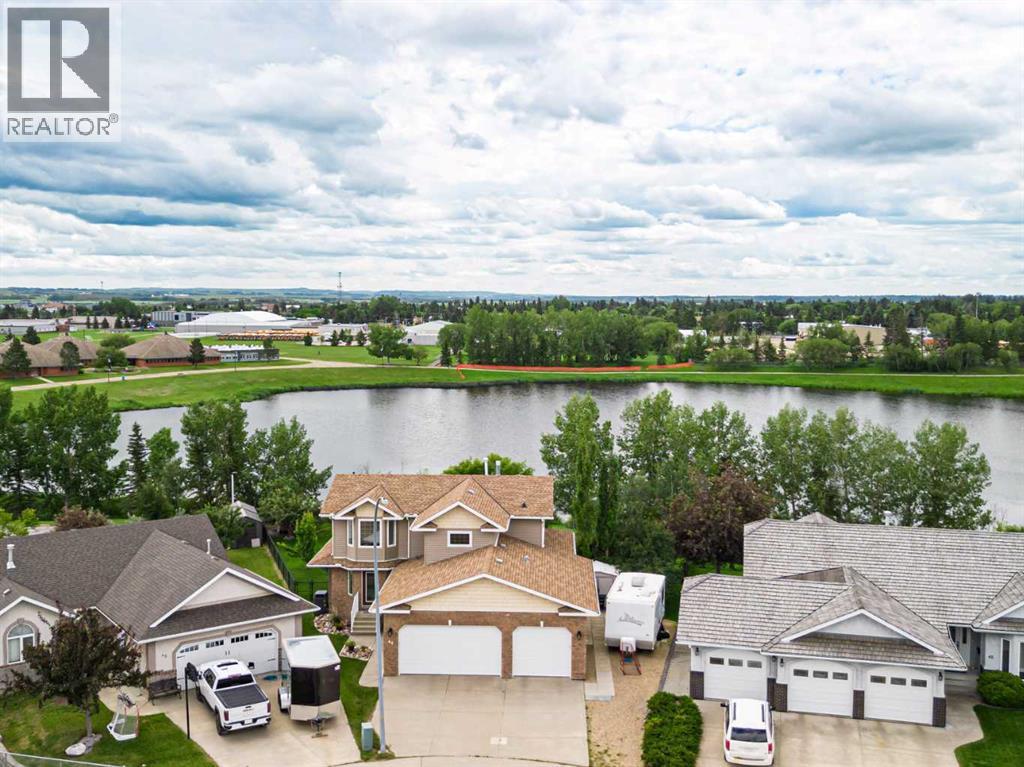 44 Lakes Close - 39