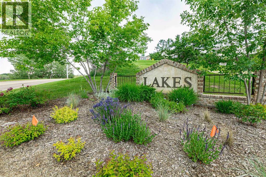 44 Lakes Close - 46