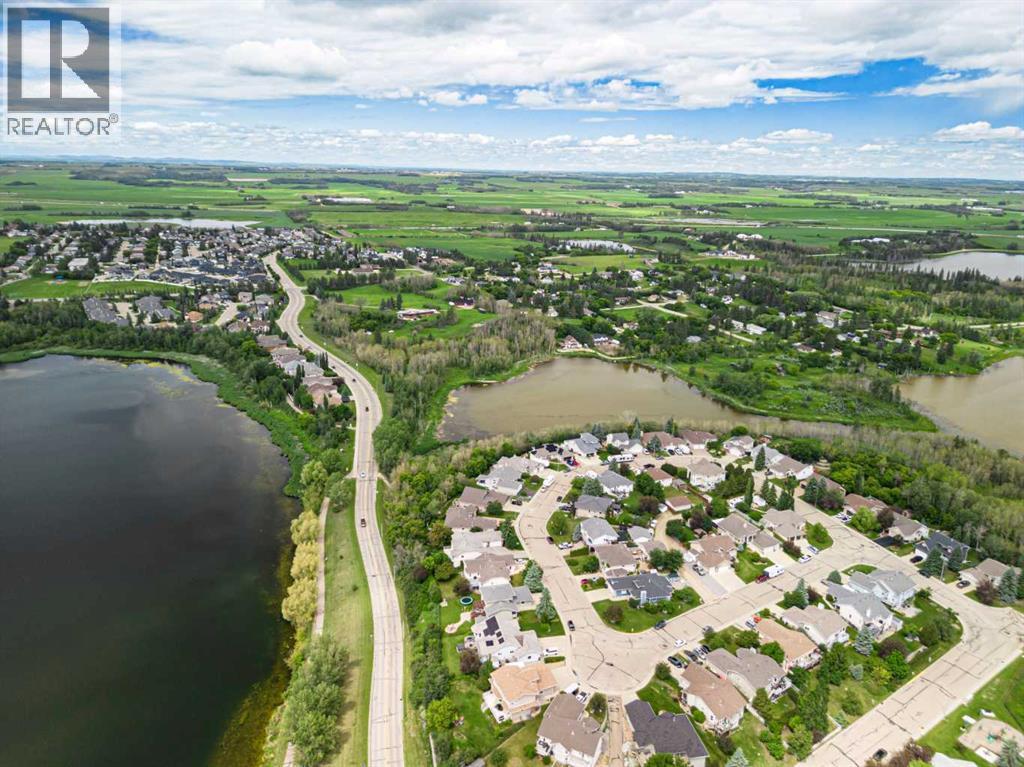 44 Lakes Close - 41
