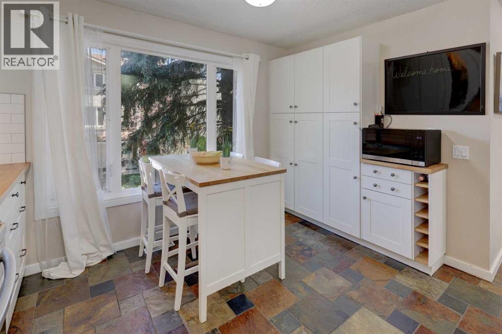 738 Queenston Terrace SE - 16