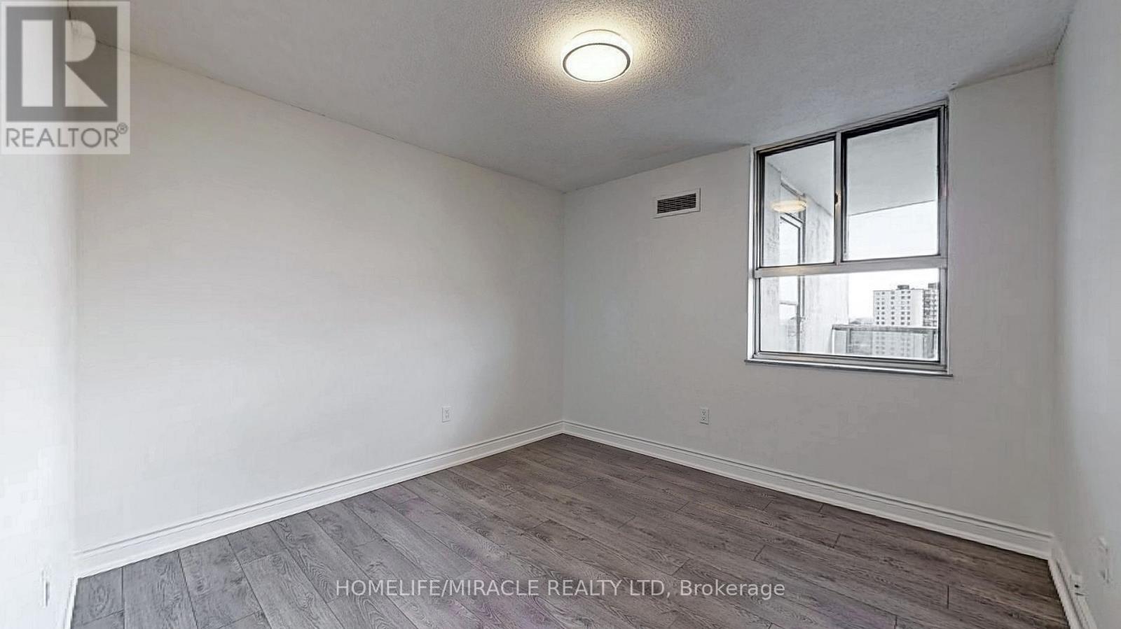 #1206 10 TOBERMORY DRIVE - 27