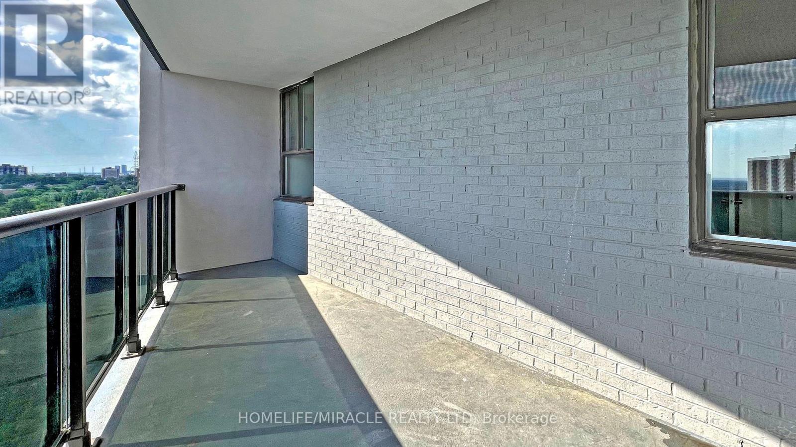 #1206 10 TOBERMORY DRIVE - 41