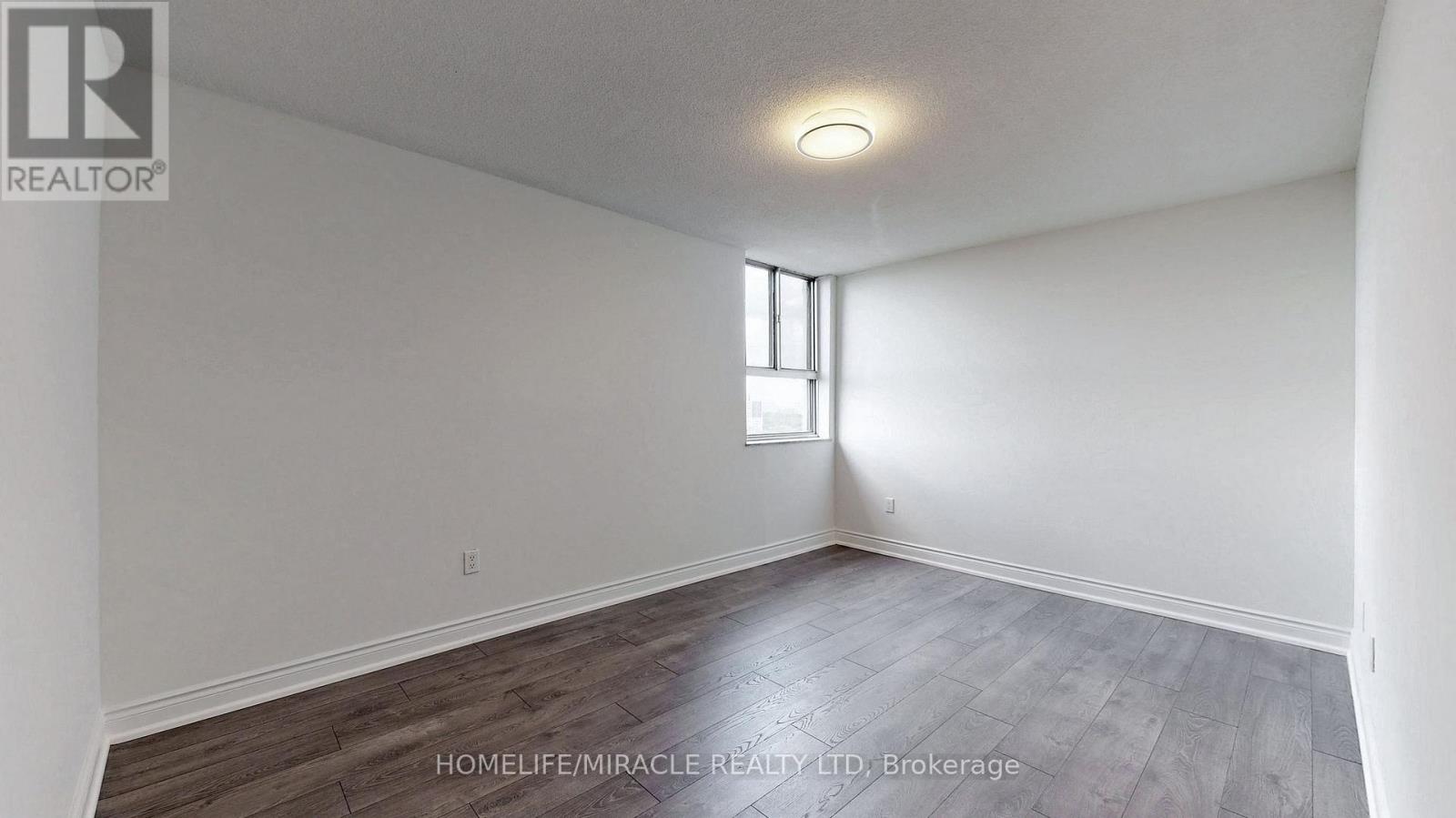 #1206 10 TOBERMORY DRIVE - 17