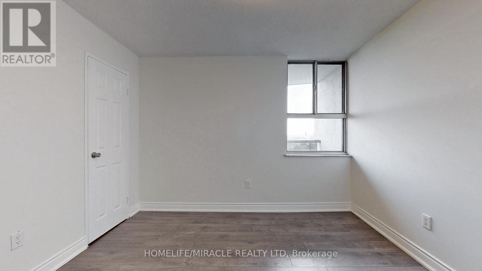 #1206 10 TOBERMORY DRIVE - 31