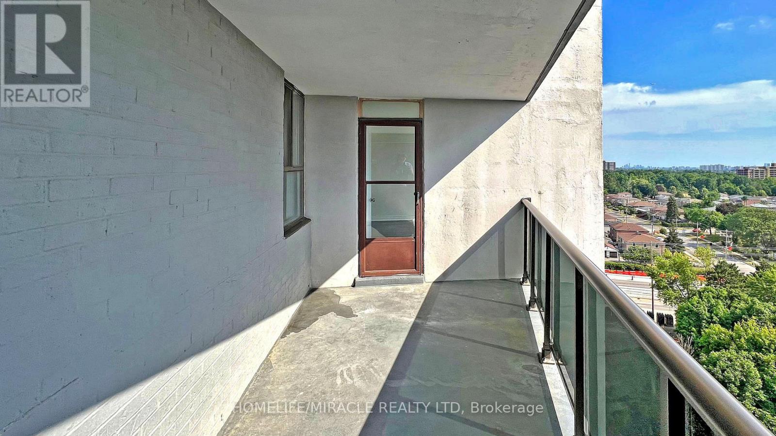 #1206 10 TOBERMORY DRIVE - 42