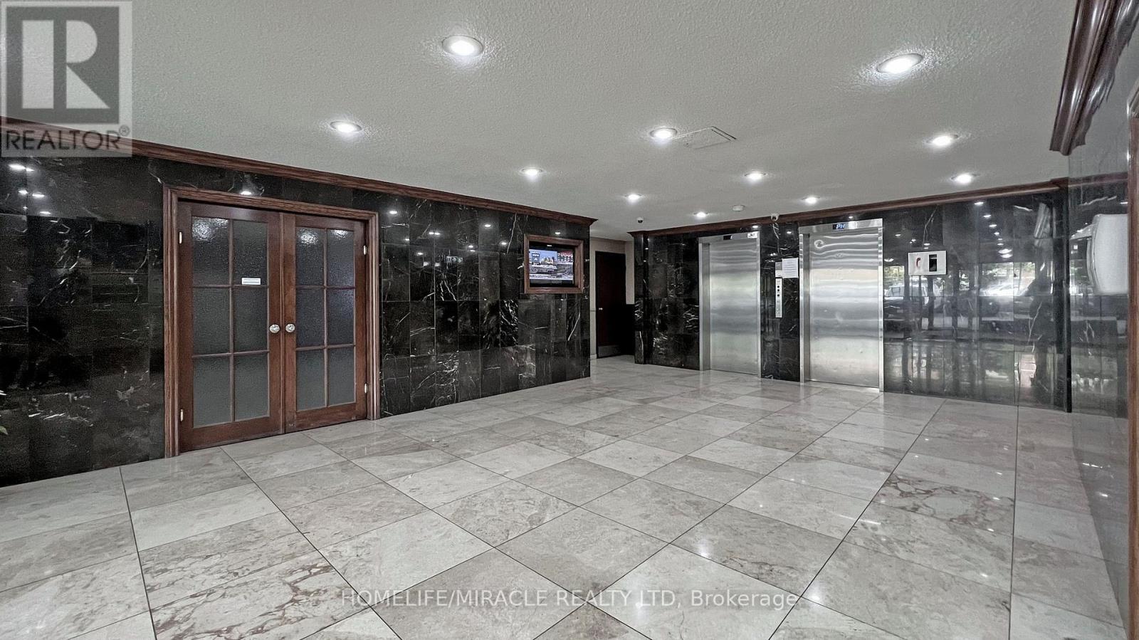 #1206 10 TOBERMORY DRIVE - 4