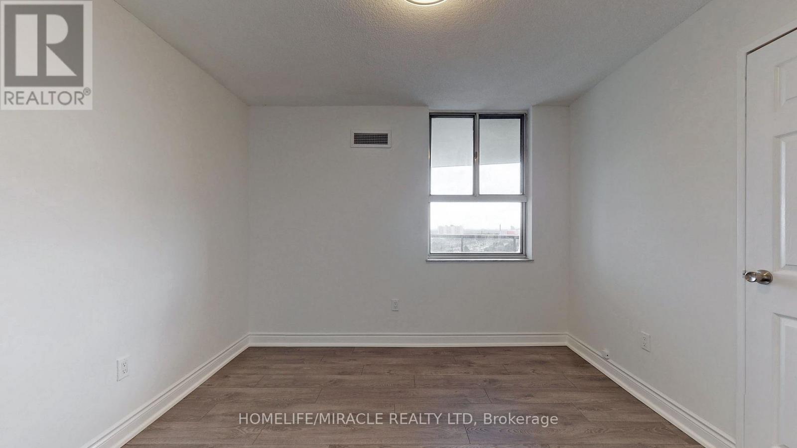 #1206 10 TOBERMORY DRIVE - 26