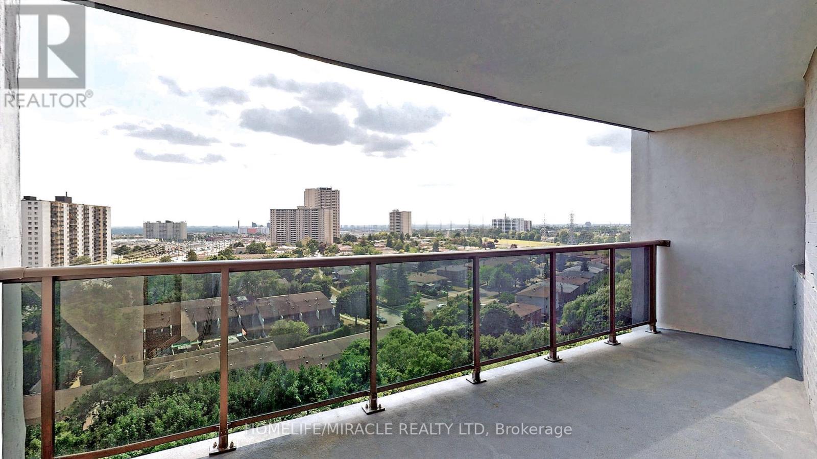 #1206 10 TOBERMORY DRIVE - 40