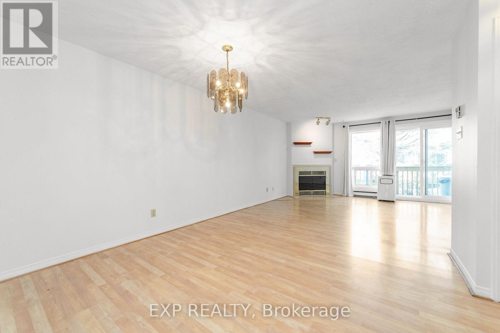 Dining Area With Hardwood Flooring.