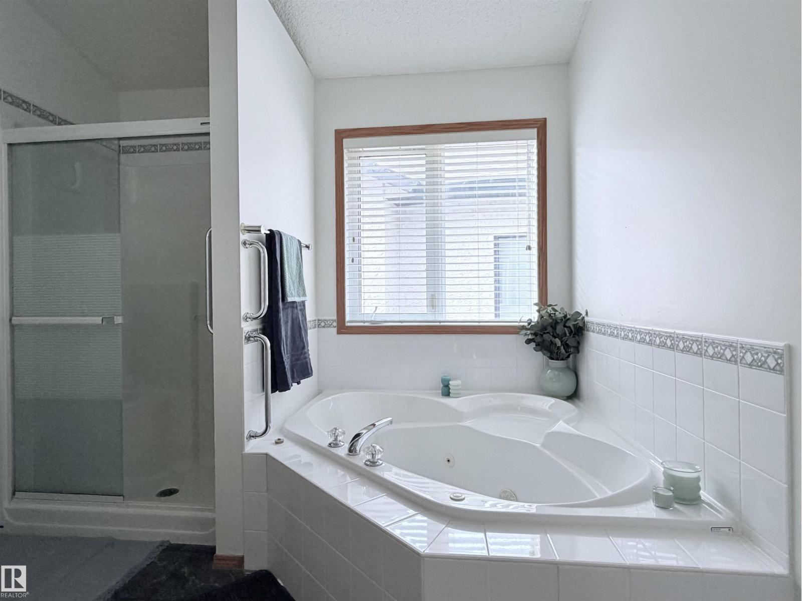 16203 89 ST NW - 40