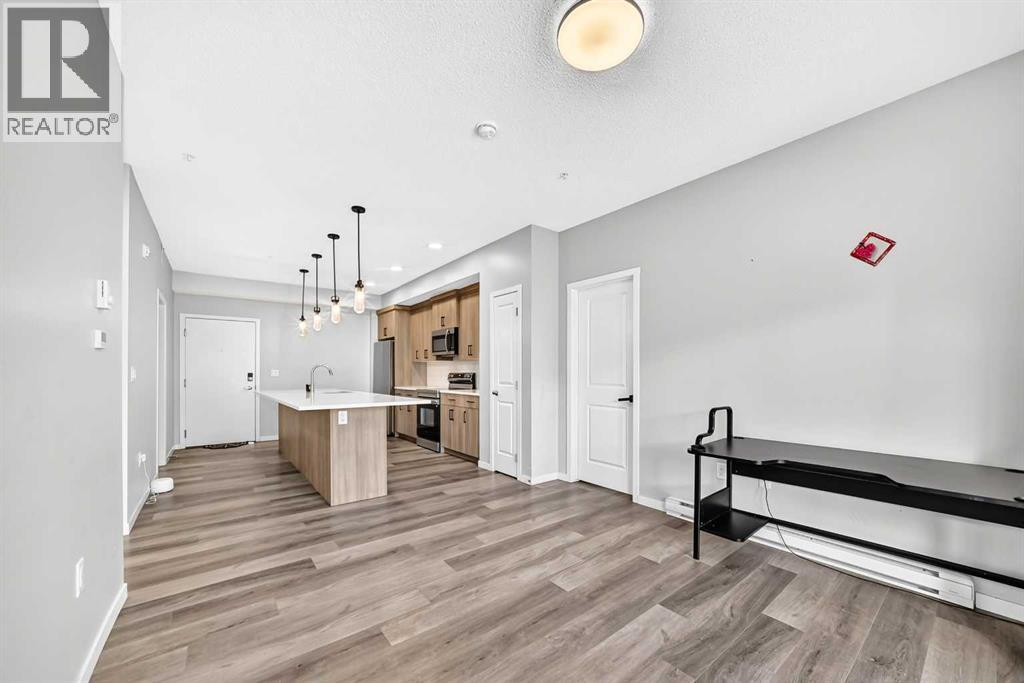 #2105 33 Carringham Gate NW - 18