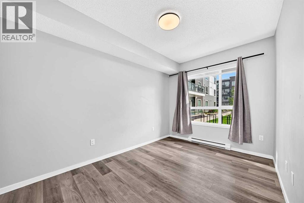 #2105 33 Carringham Gate NW - 22