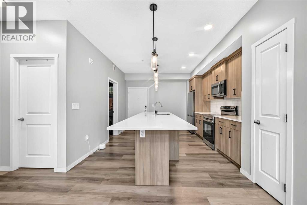#2105 33 Carringham Gate NW - 6