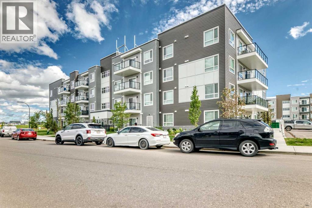 #2105 33 Carringham Gate NW - 2