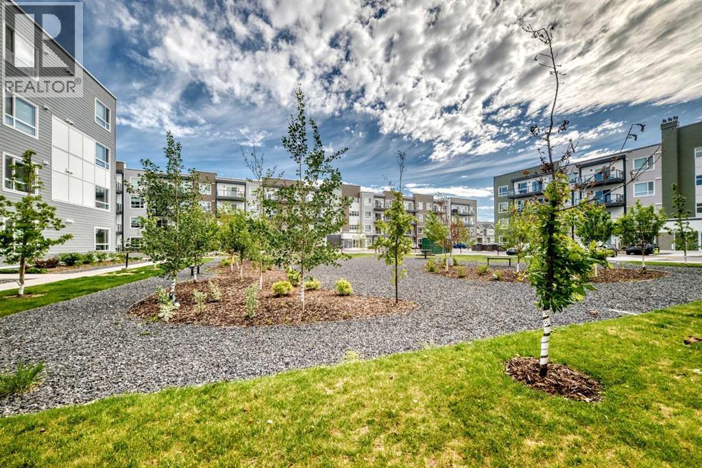 #2105 33 Carringham Gate NW - 42