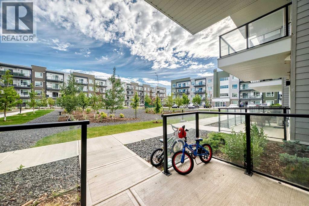 #2105 33 Carringham Gate NW - 16