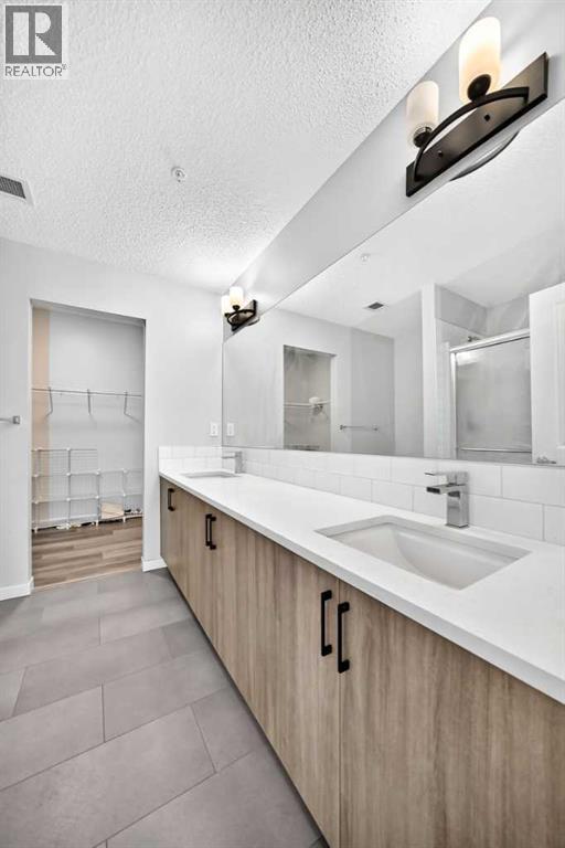 #2105 33 Carringham Gate NW - 26