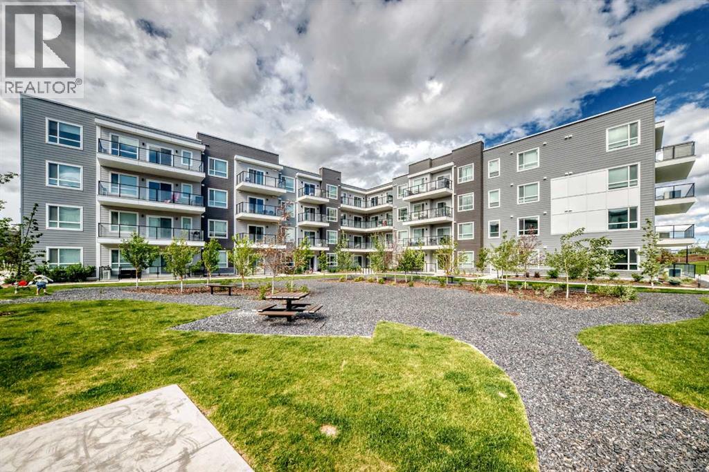 #2105 33 Carringham Gate NW - 44