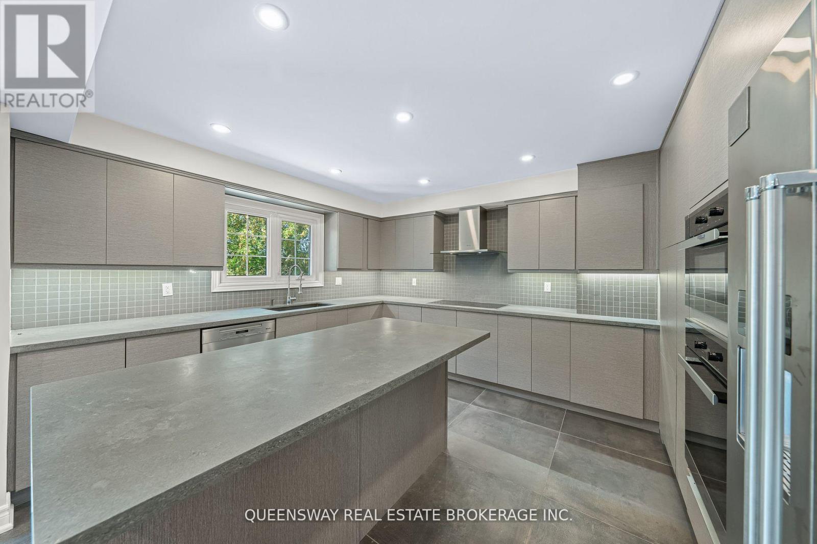 619 CULLER MEWS - 14
