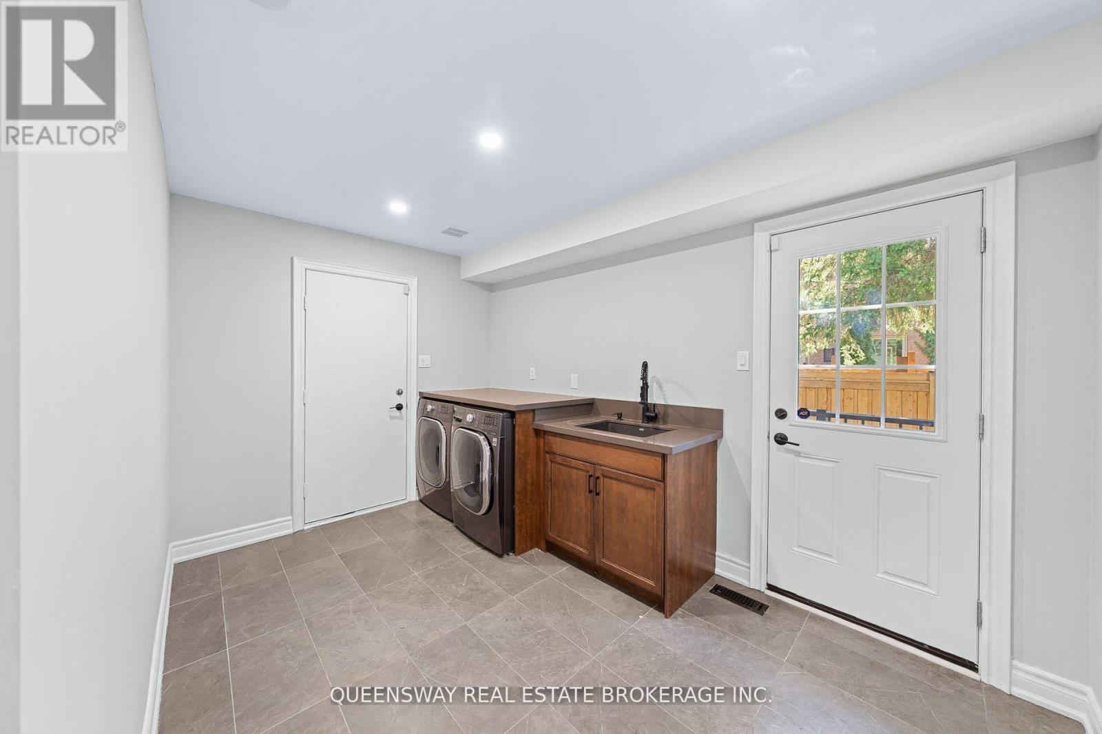 619 CULLER MEWS - 28