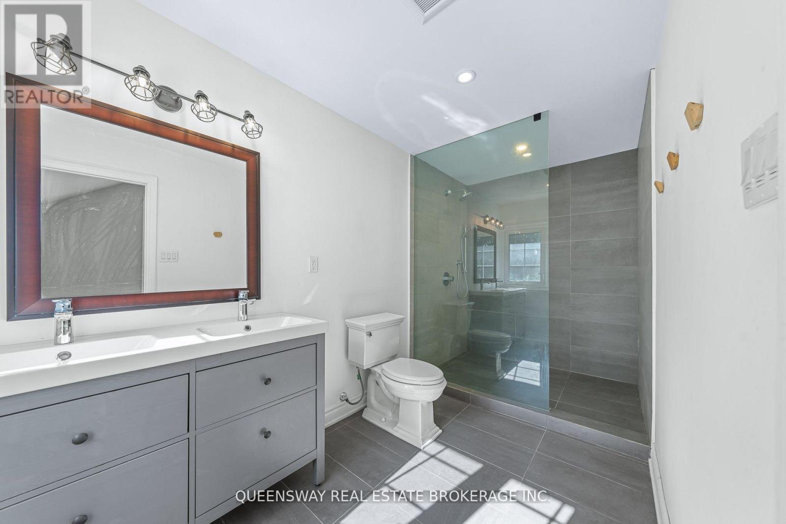 619 CULLER MEWS - 35