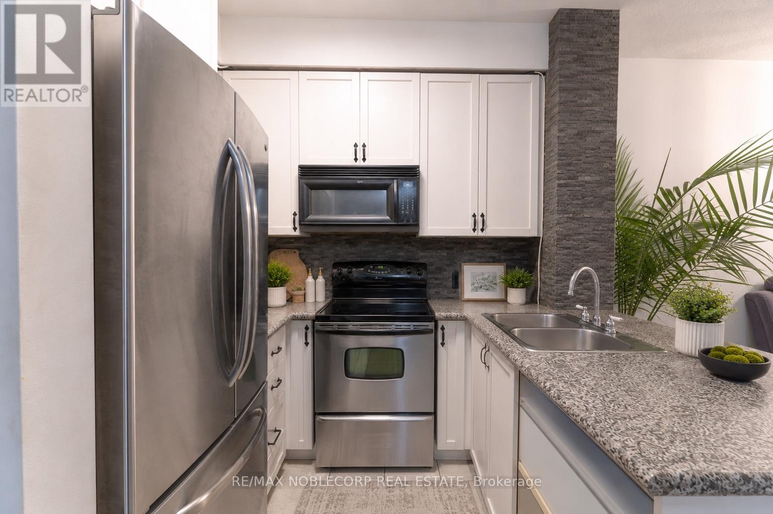 #105 8201 ISLINGTON AVENUE - Image 17