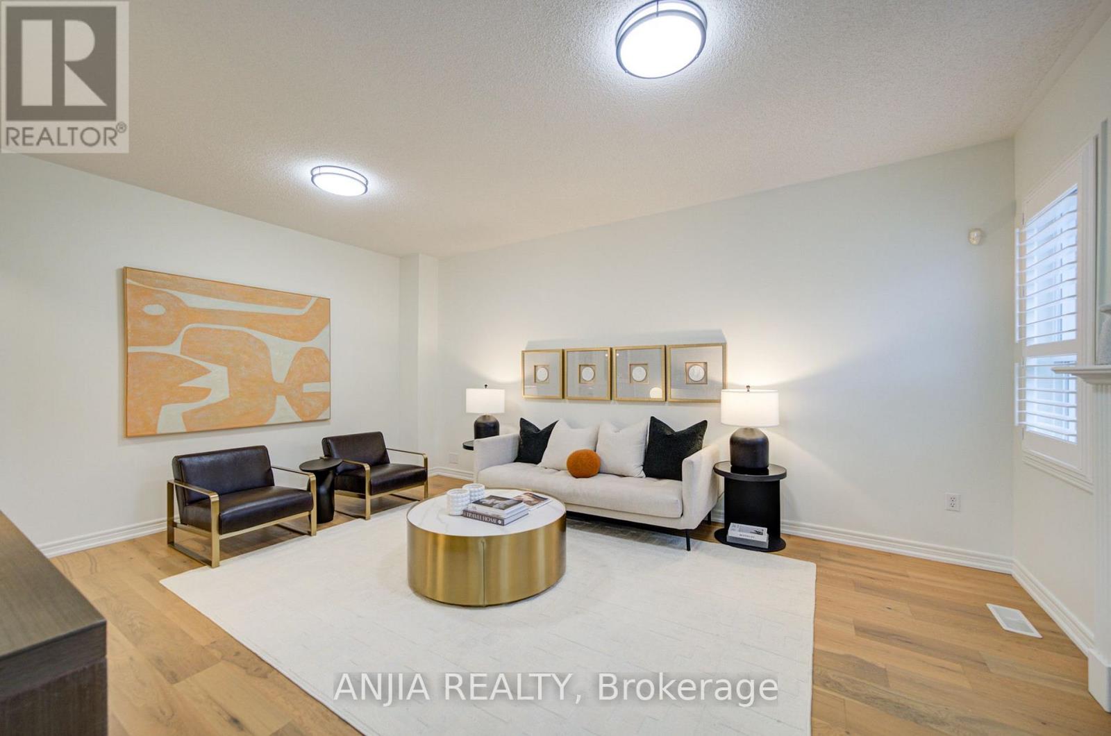94 CYNTHIA JEAN STREET - 18